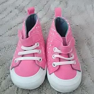 Carter's pink with white polka dot baby shoes